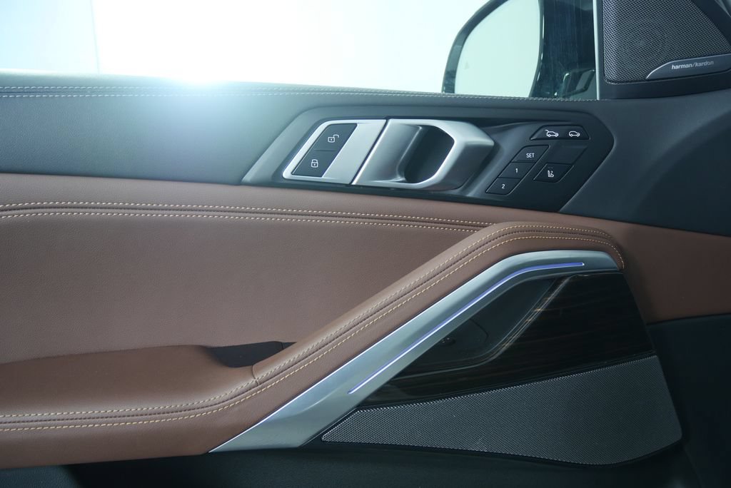 Certified 2025 BMW X6 xDrive40i AWD/4WD image 8