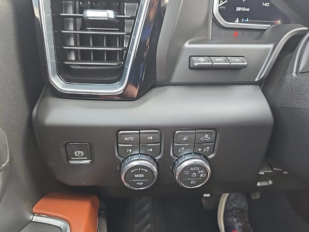 Used 2026 GMC Sierra 3500 Denali Ultimate AWD/4WD image 24