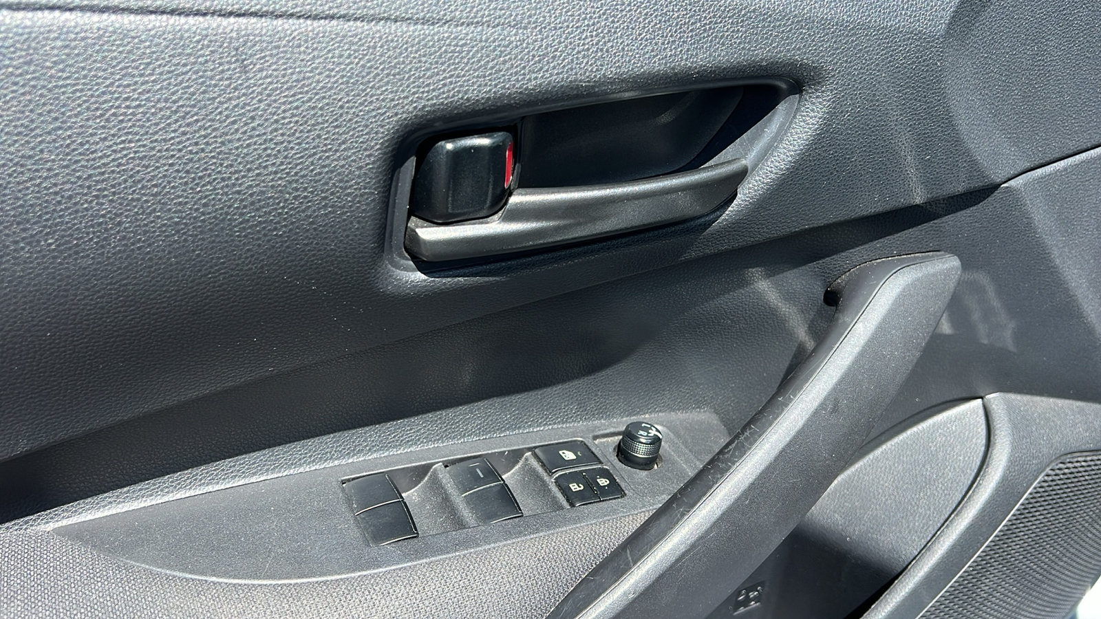Used 2024 Toyota Corolla LE FWD image 15