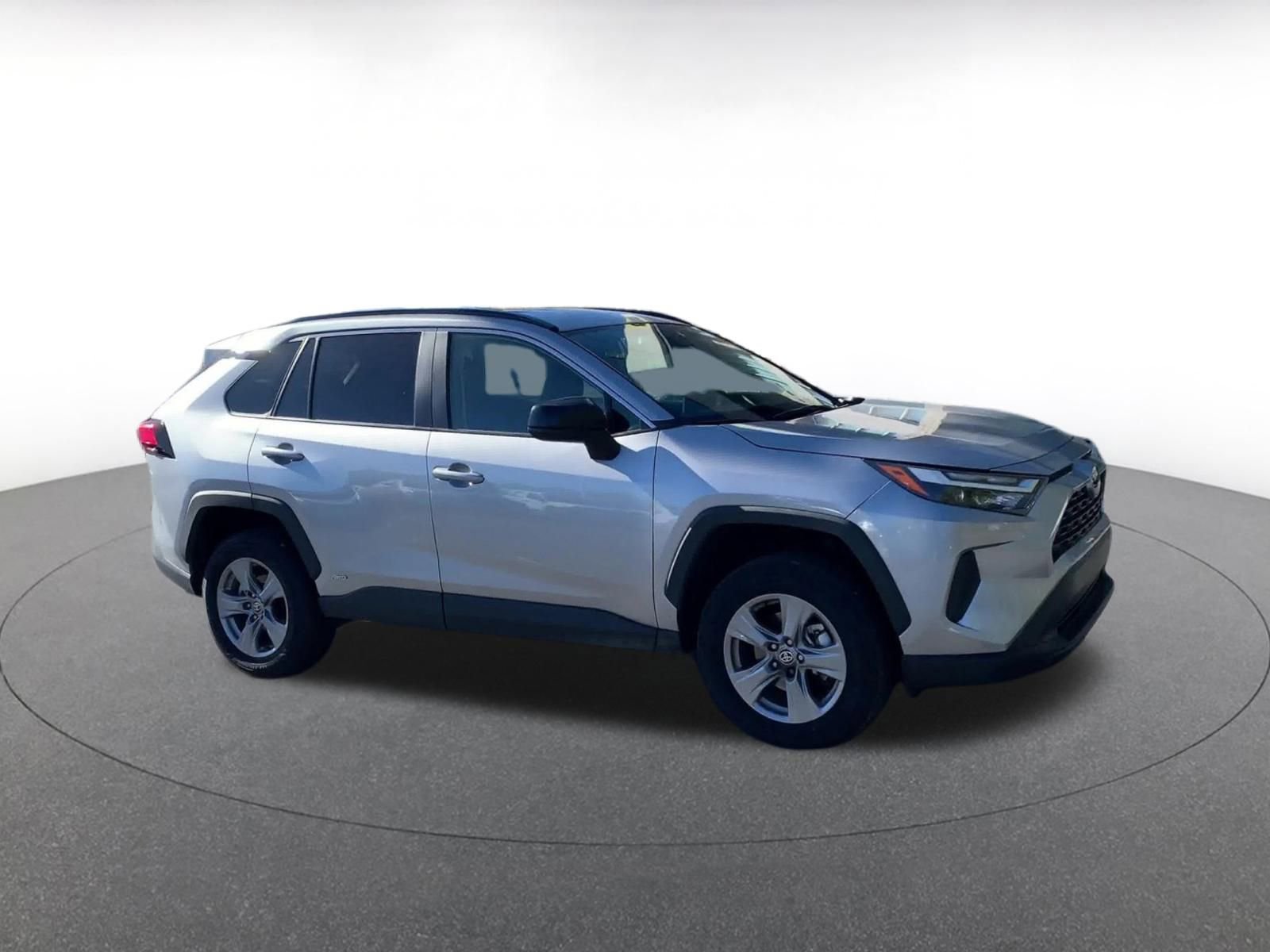 Used 2025 Toyota RAV4 LE video 2