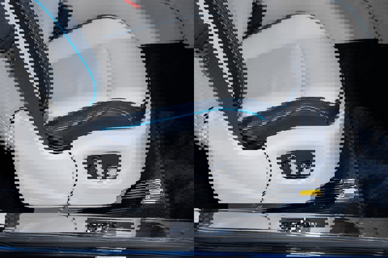 Used 2024 Rolls-Royce Spectre w/ Spectre Launch Package image 35