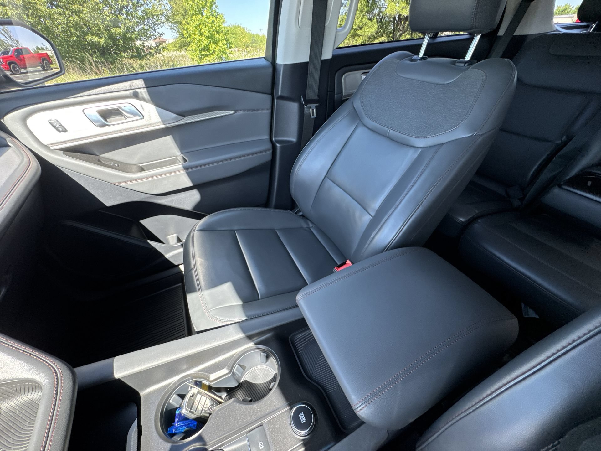 Used 2025 Ford Explorer Active w/ Active Comfort Package AWD/4WD image 21