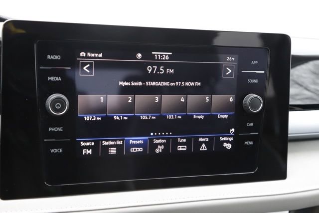 Used 2025 Volkswagen Taos SE w/ Panoramic Sunroof Package image 25