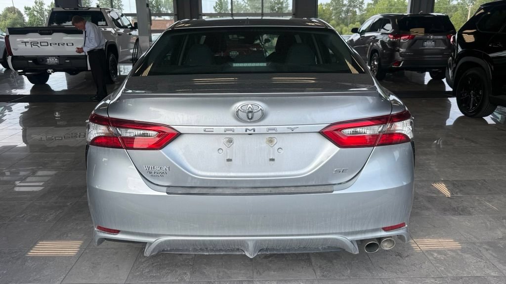 Used 2018 Toyota Camry SE FWD image 5