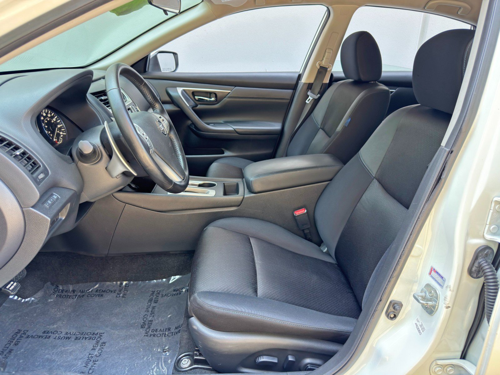 Used 2016 Nissan Altima 2.5 SR w/ LED Appearance Package FWD image 15