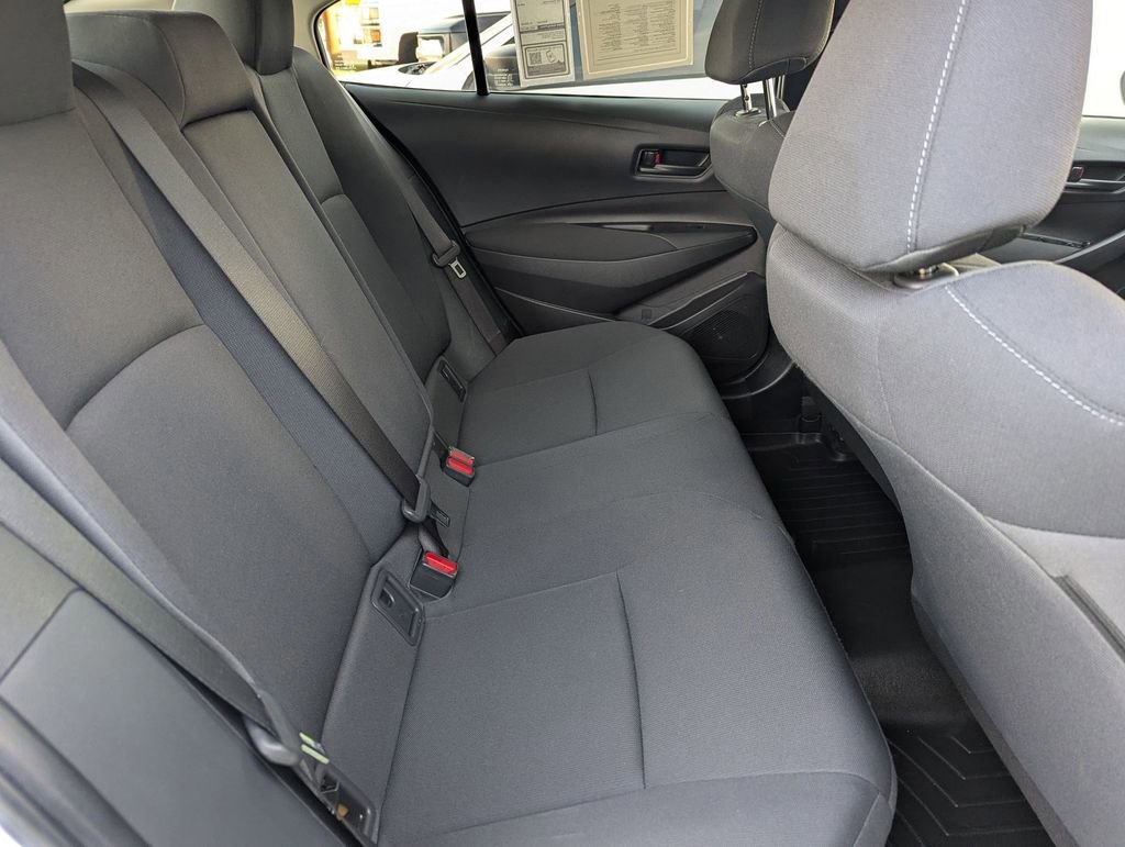 Used 2022 Toyota Corolla LE image 18
