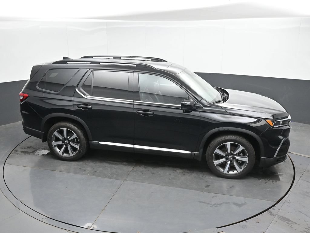Used 2025 Honda Pilot Elite image 26
