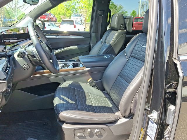Certified 2025 Cadillac Escalade ESV Premium Luxury Platinum w/ LPO, Floor Liner Package image 11
