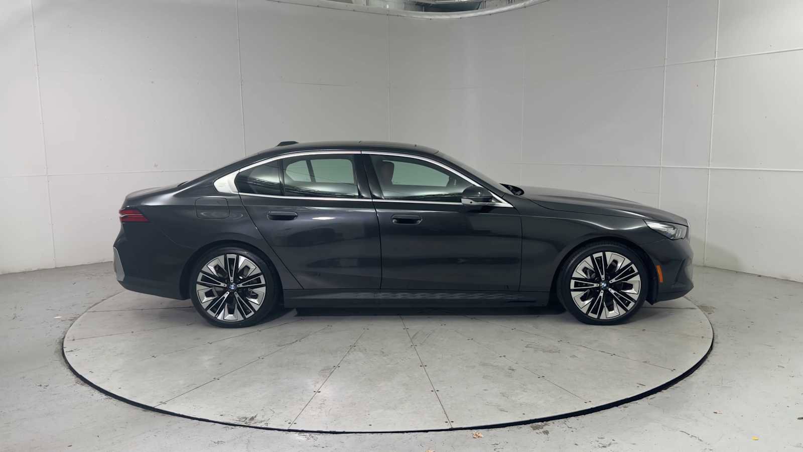 Certified 2026 BMW i5 eDrive40 image 9