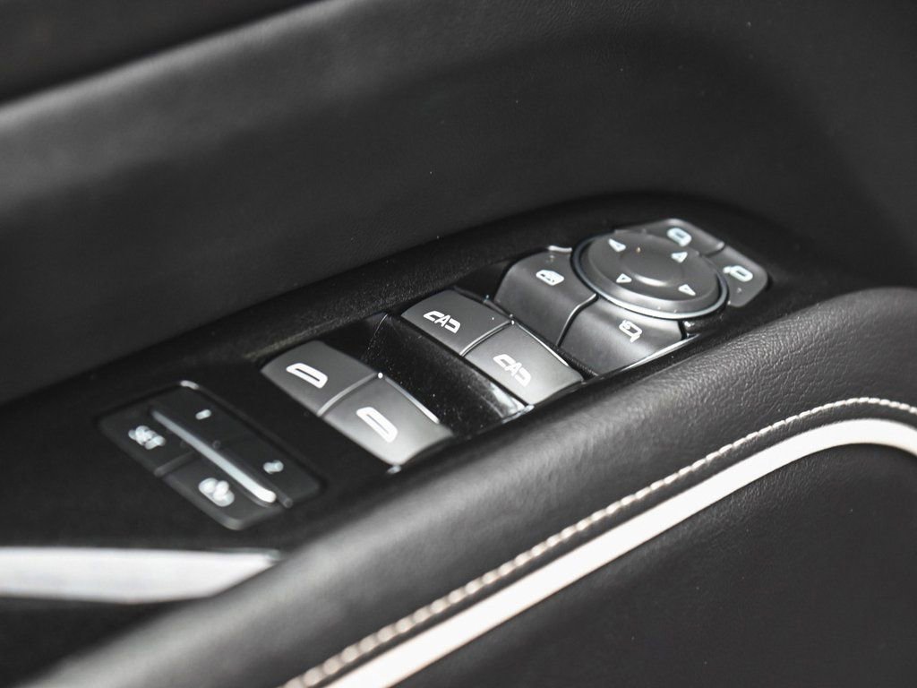 Used 2023 Cadillac Escalade Premium Luxury image 9