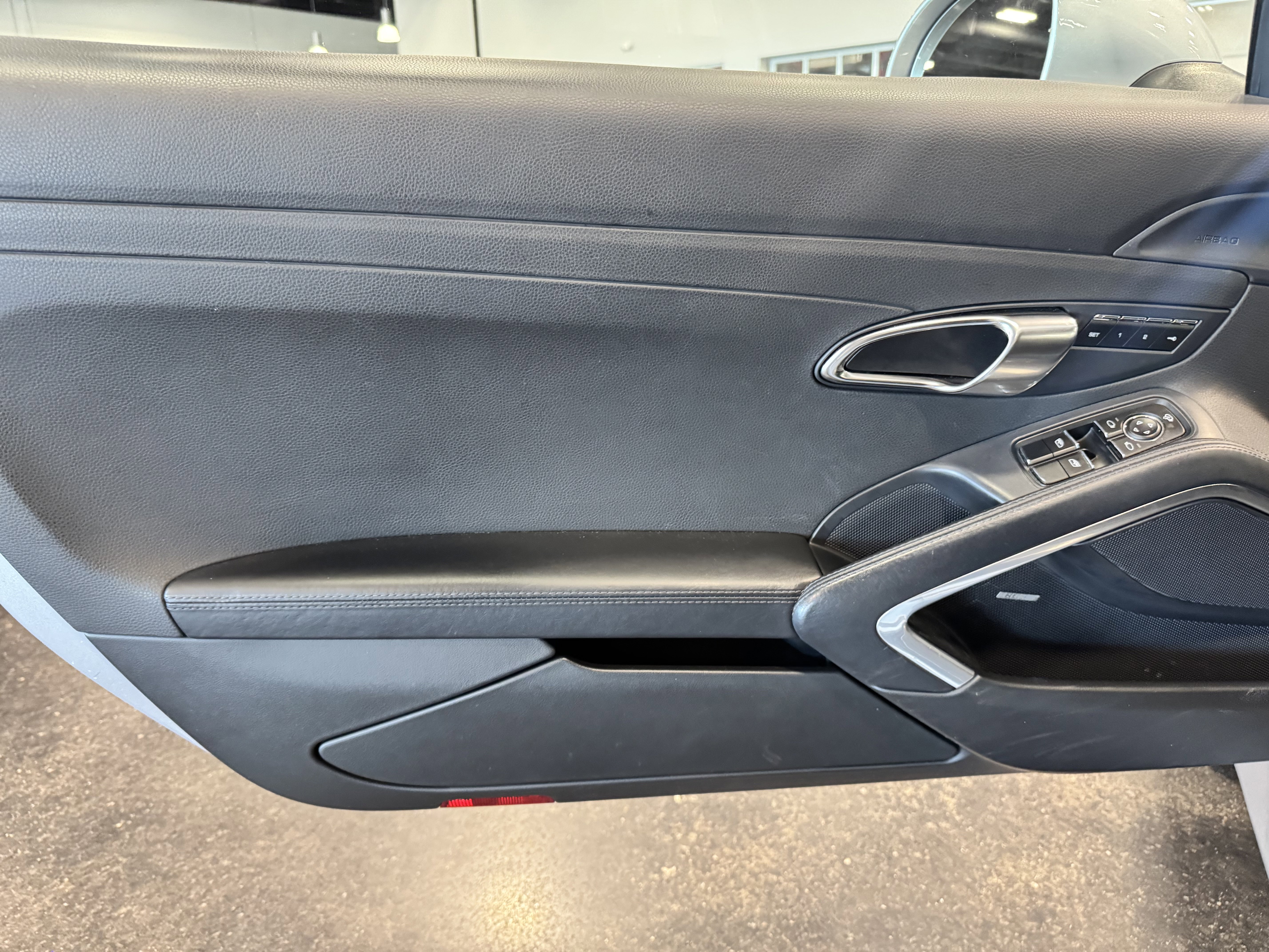 Used 2014 Porsche Cayman S image 27