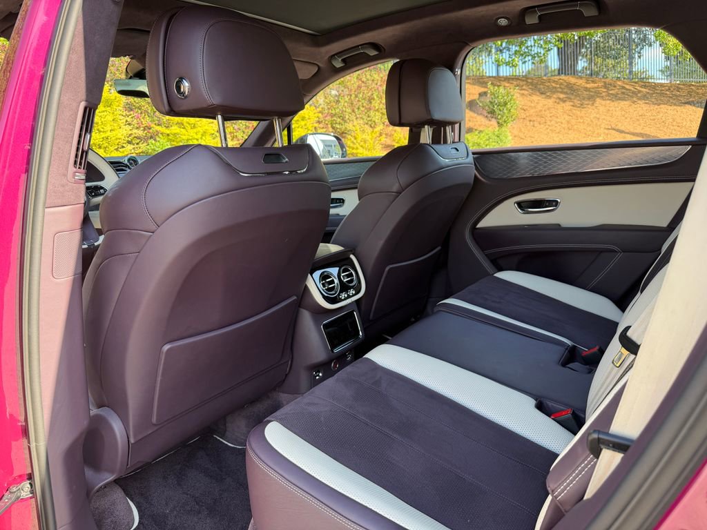 Used 2023 Bentley Bentayga image 35