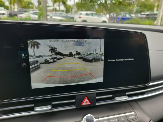 New 2026 Hyundai Elantra Limited FWD image 15