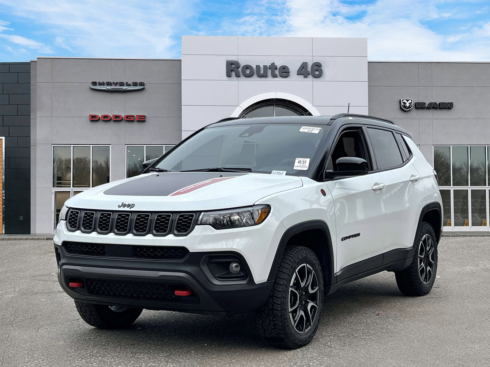 Used 2024 Jeep Compass Trailhawk image 2