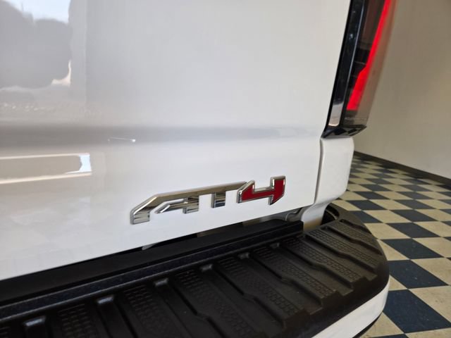 Used 2025 GMC Sierra 2500 AT4 AWD/4WD image 8