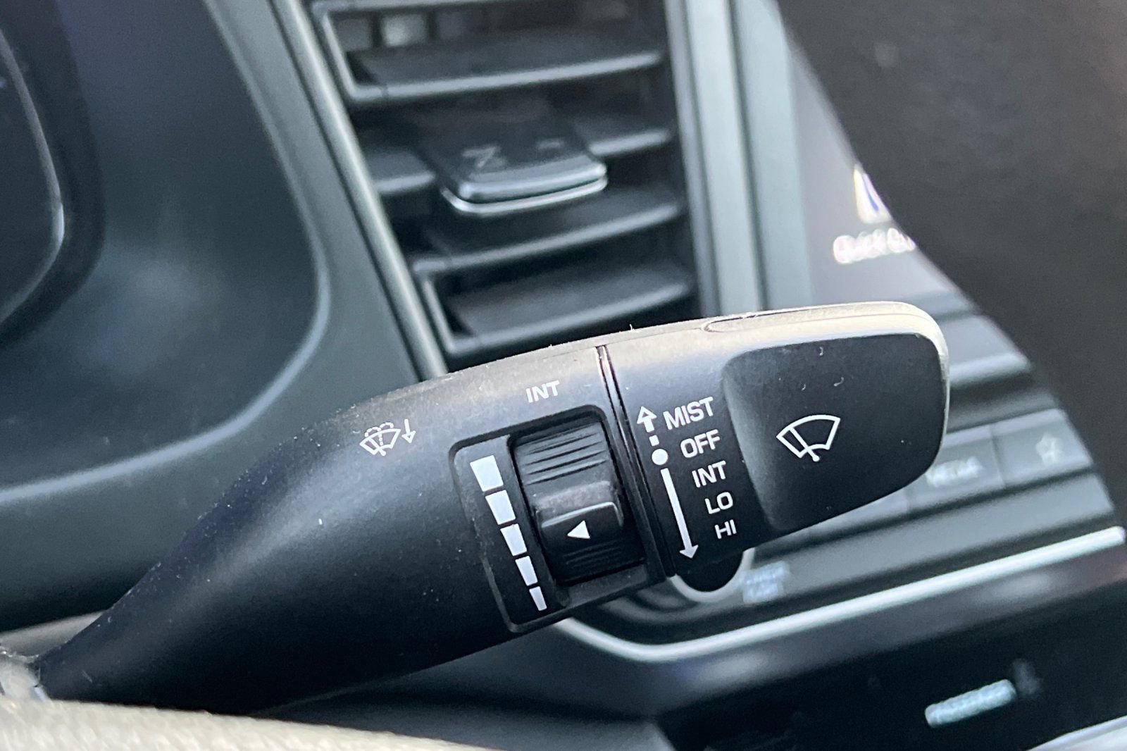 Used 2020 Hyundai Elantra SEL w/ Cargo Package (C1) image 32