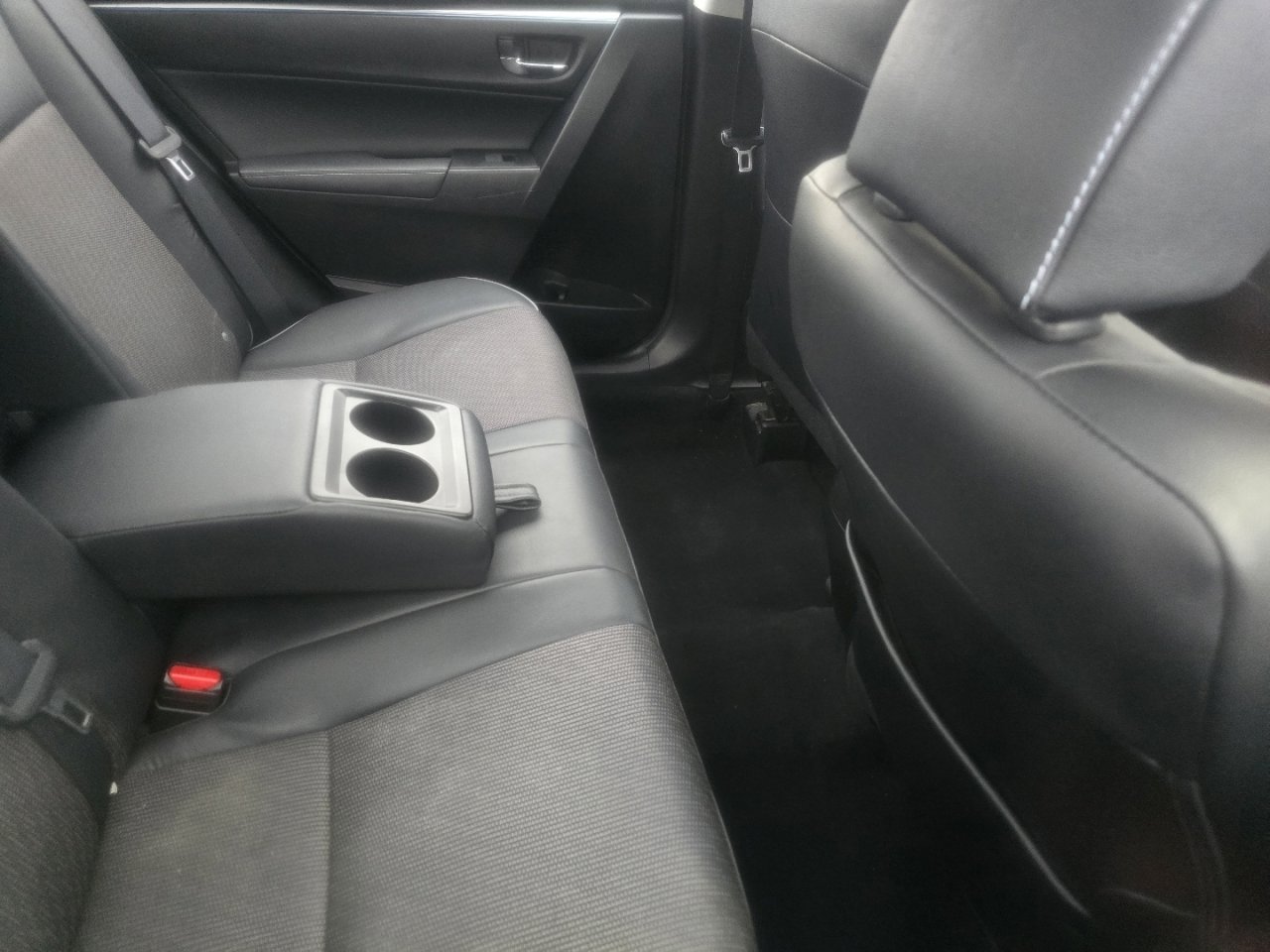 Used 2016 Toyota Corolla S image 13