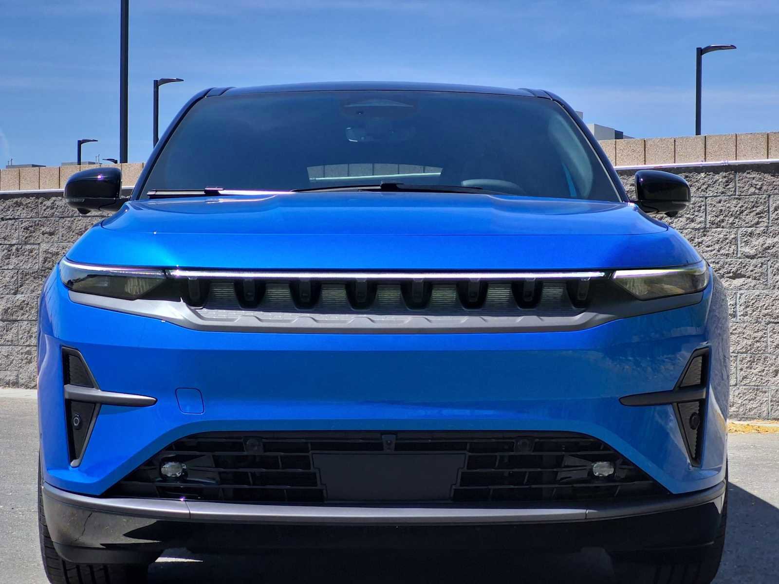 Used 2025 Jeep Wagoneer S Limited AWD/4WD image 4