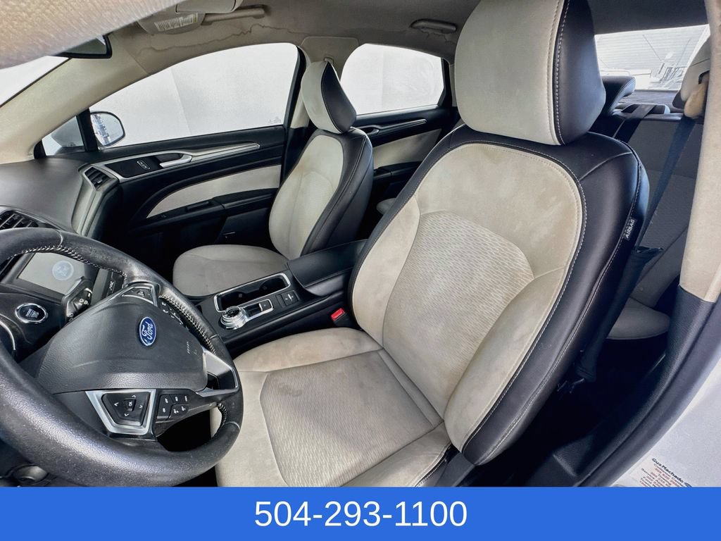 Used 2020 Ford Fusion SE w/ Equipment Group 151A FWD image 21