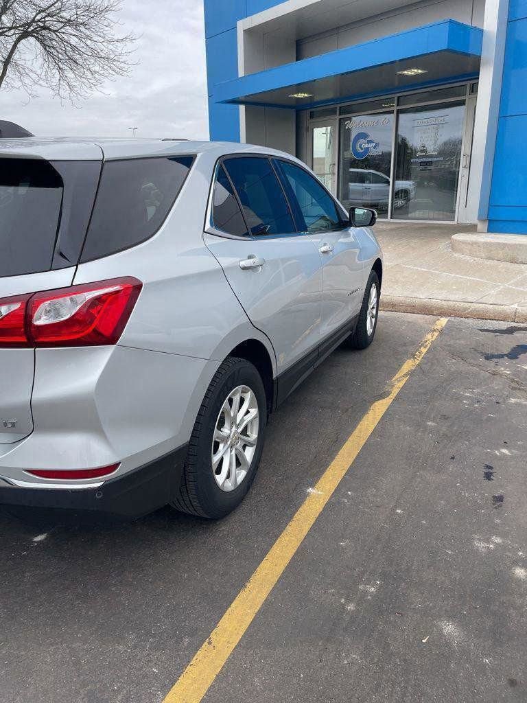 Used 2018 Chevrolet Equinox LT image 3