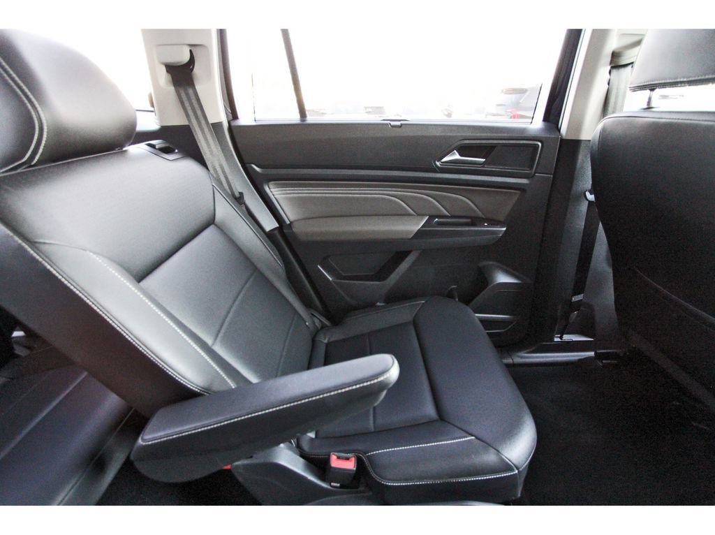 Used 2023 Volkswagen Atlas SEL R-Line AWD/4WD image 12
