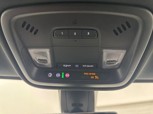 Used 2023 Chevrolet Traverse LT FWD image 20