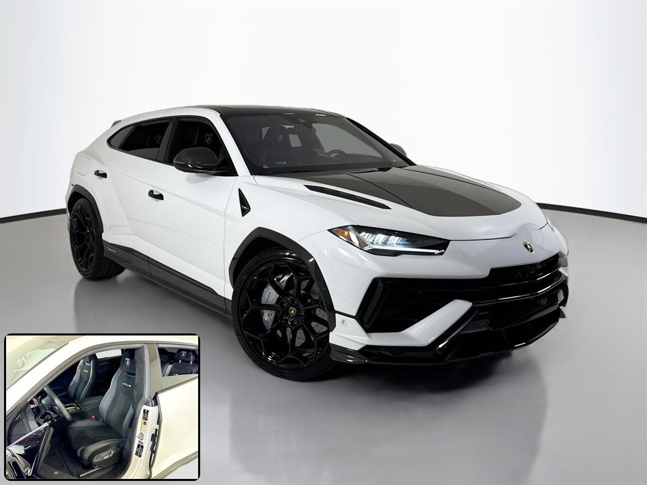 Used 2024 Lamborghini Urus Performante AWD/4WD image 2