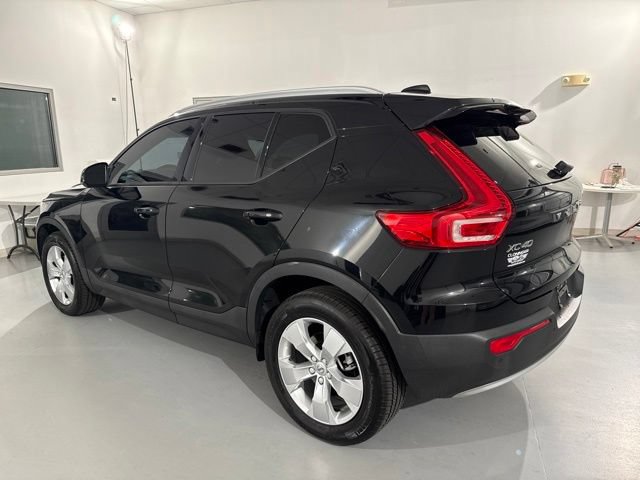 Used 2022 Volvo XC40 T5 Momentum AWD/4WD image 6