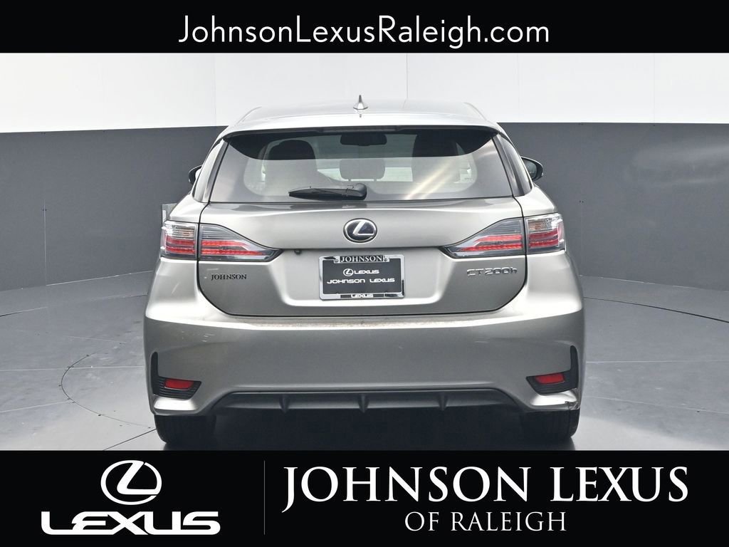 Used 2017 Lexus CT 200h image 8