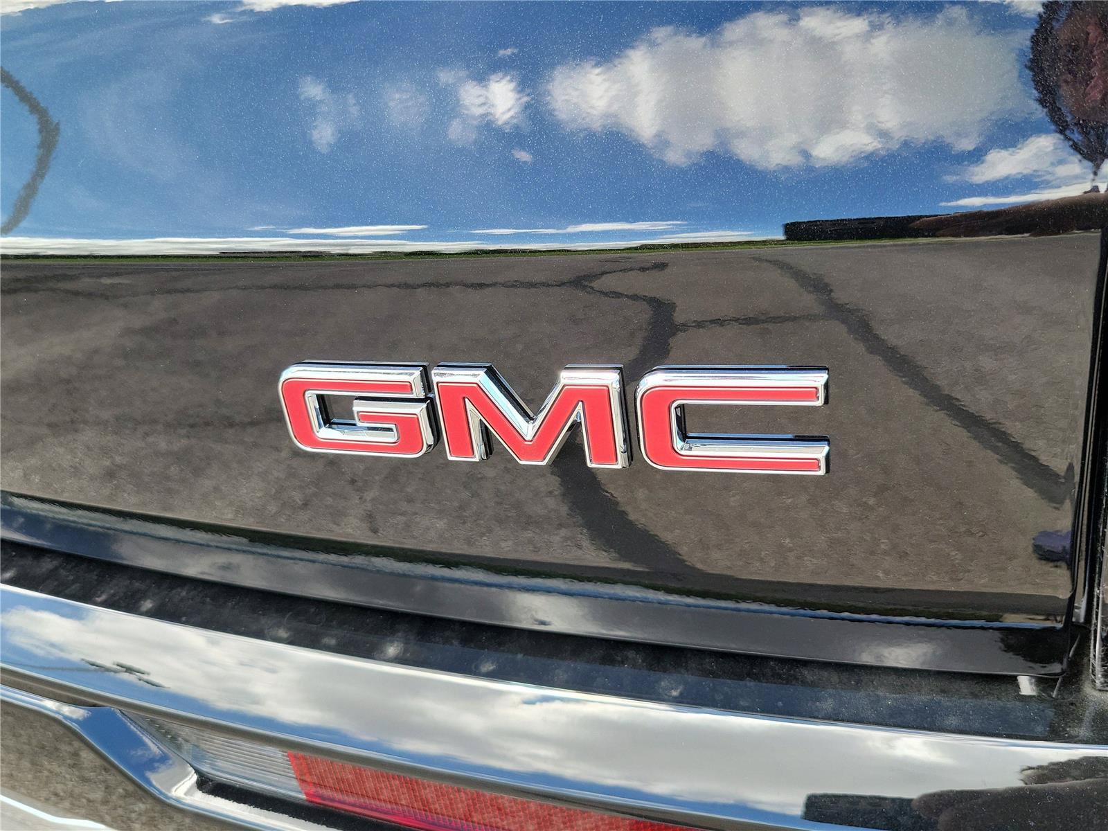 New 2026 GMC Acadia Denali w/ Super Cruise Package AWD/4WD image 8