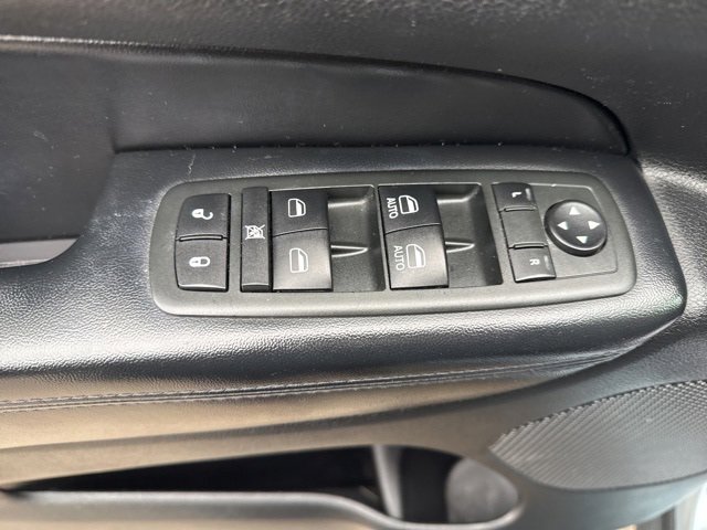 Used 2012 Jeep Grand Cherokee Laredo w/ Laredo E Group image 17