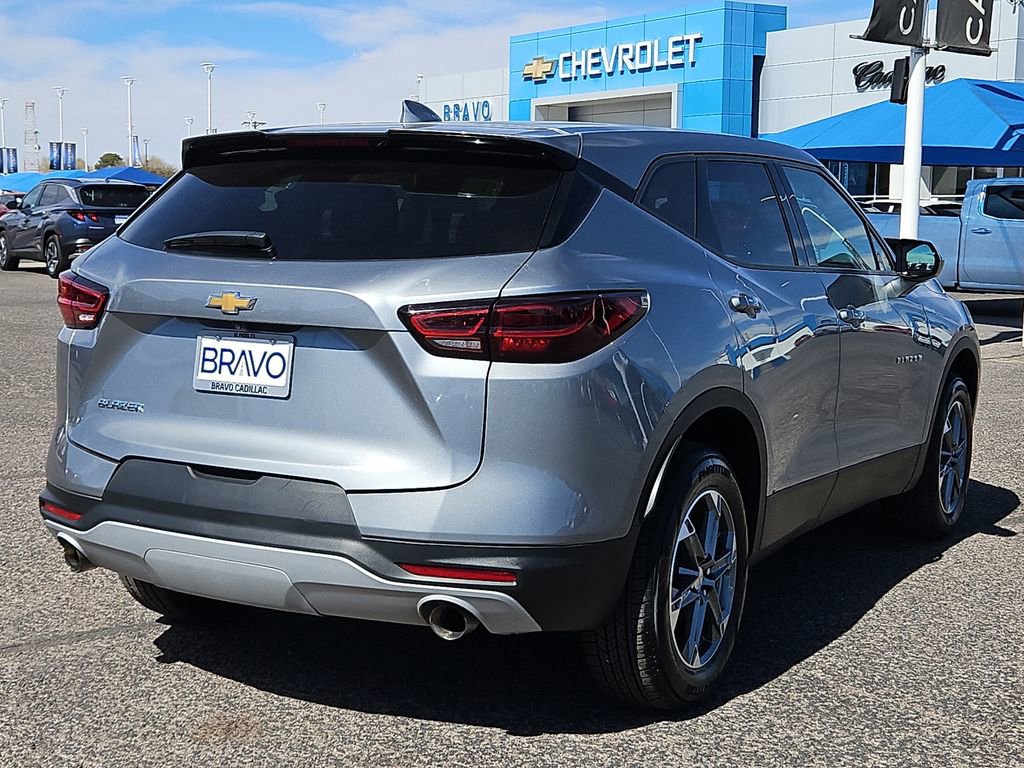 Used 2025 Chevrolet Blazer LT image 4