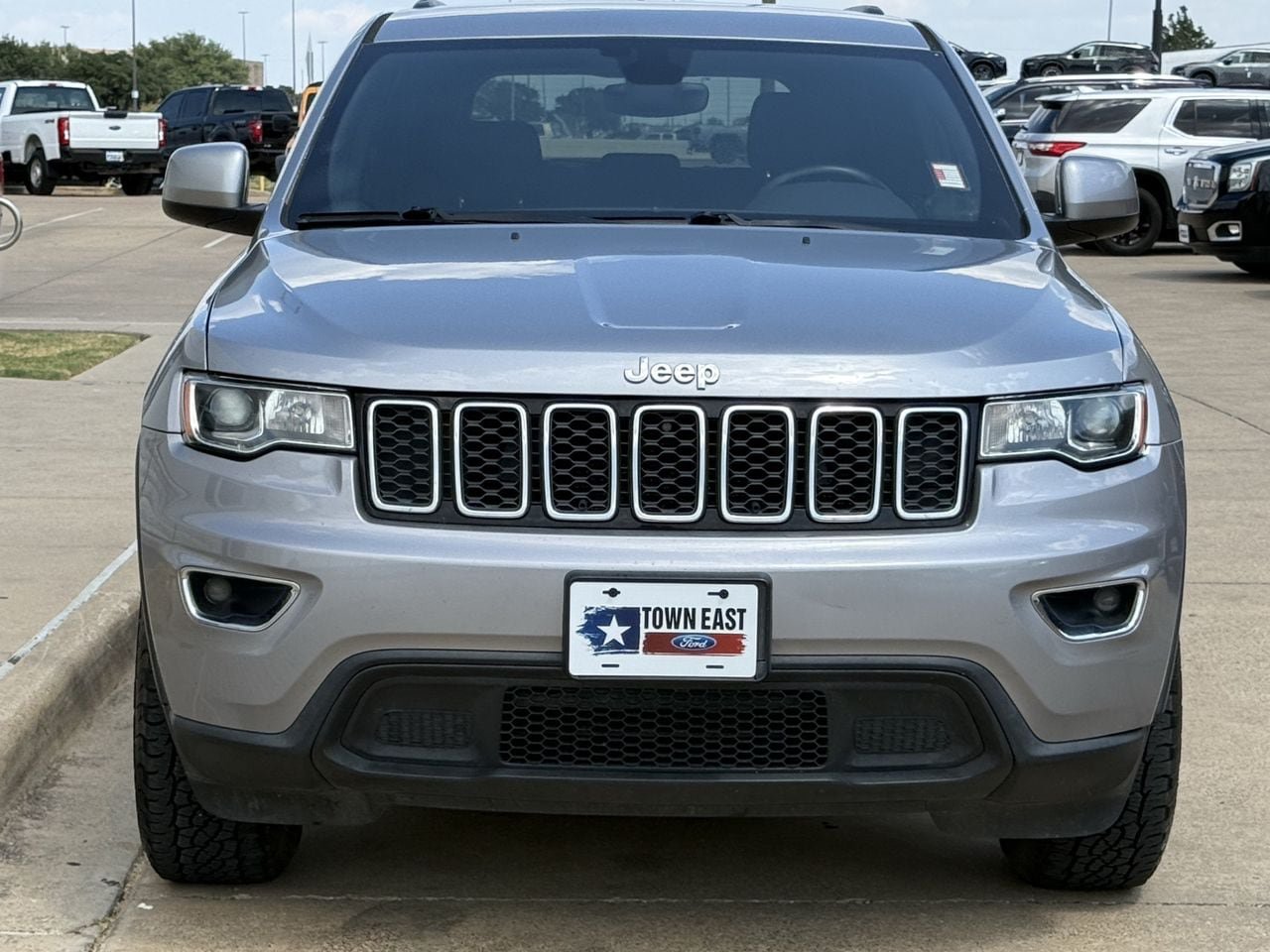 Used 2017 Jeep Grand Cherokee Laredo RWD image 8