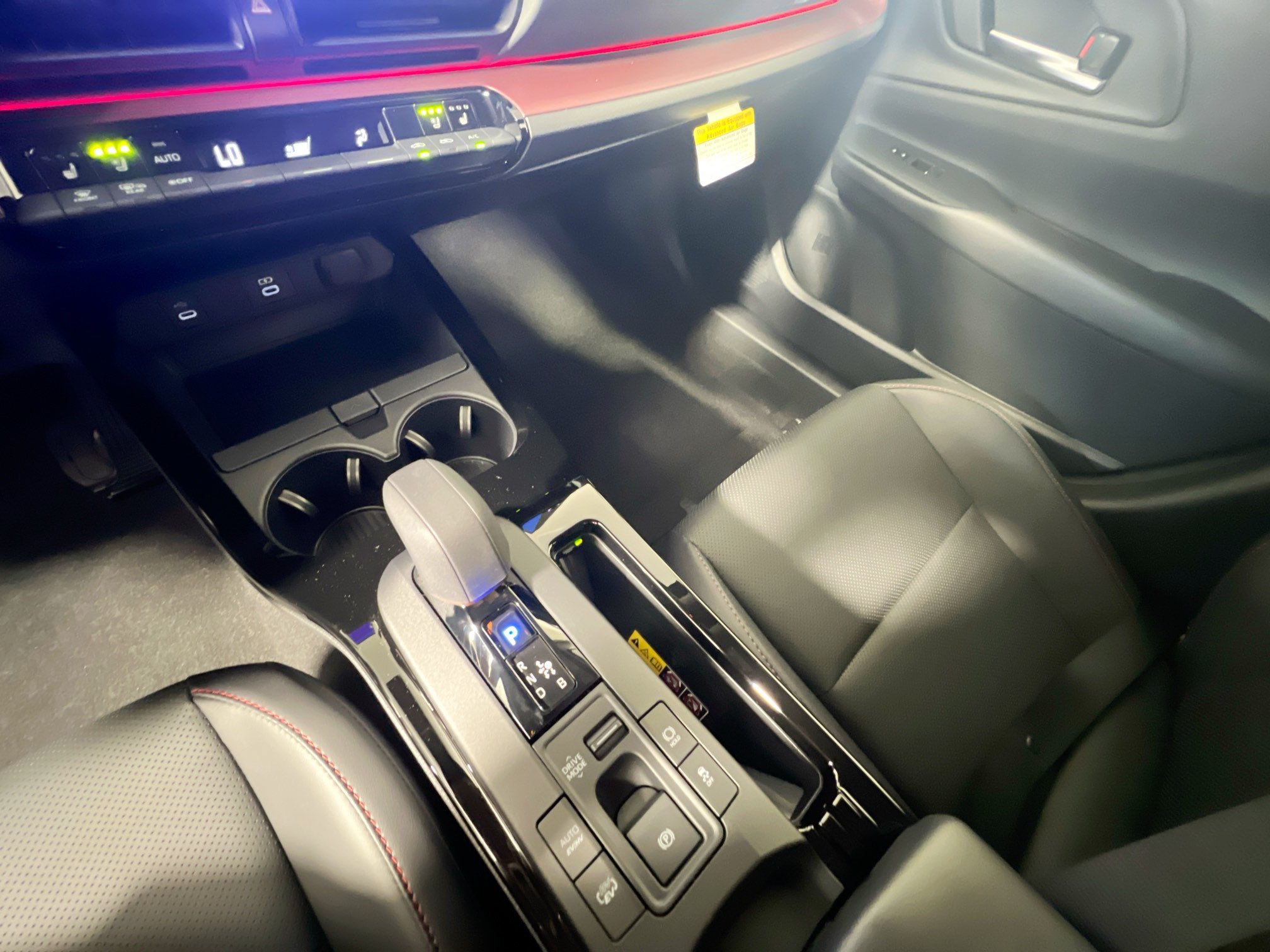 New 2026 Toyota Prius Plug-In Hybrid FWD image 25
