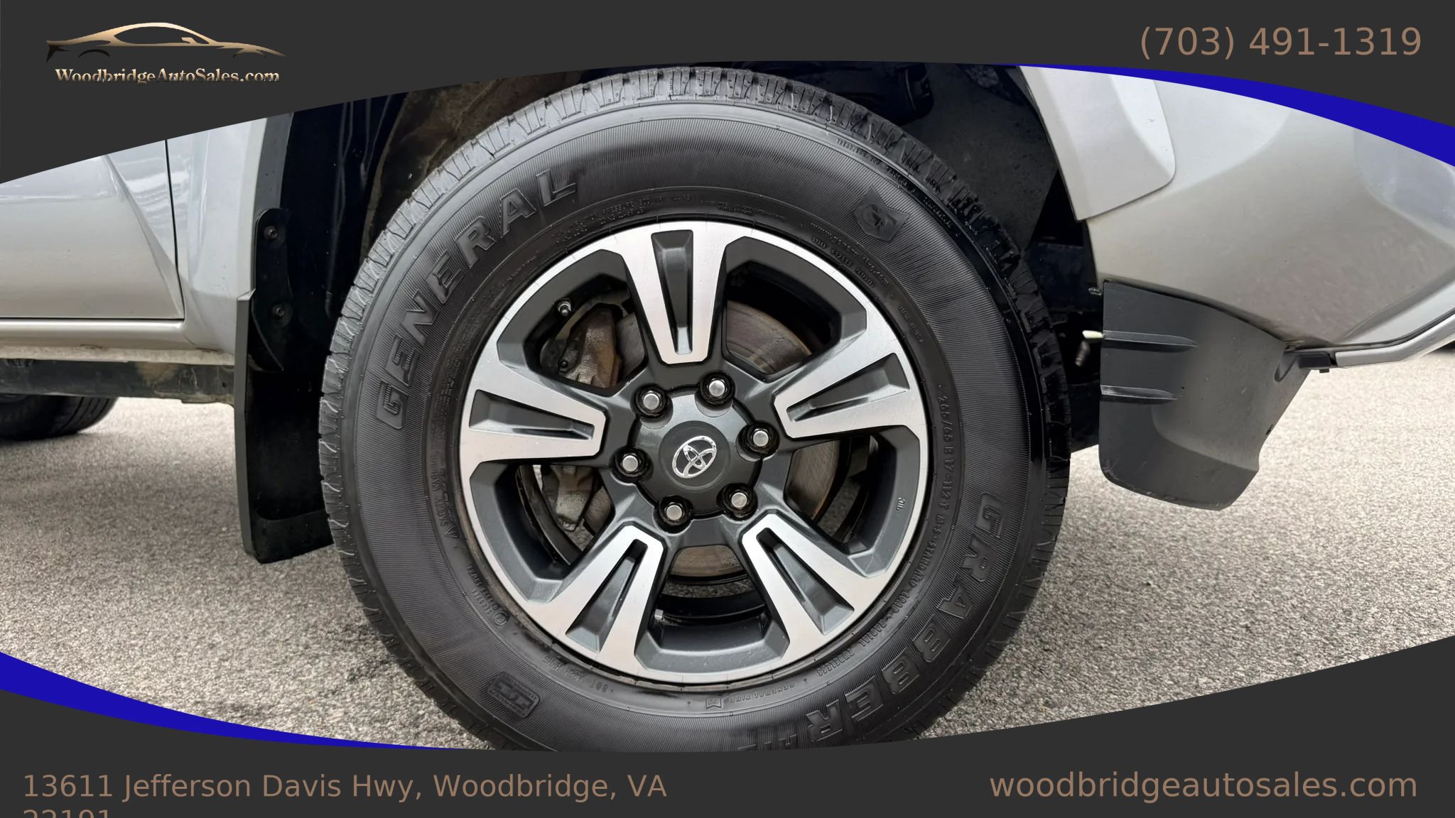 Used 2019 Toyota Tacoma TRD Sport AWD/4WD image 36