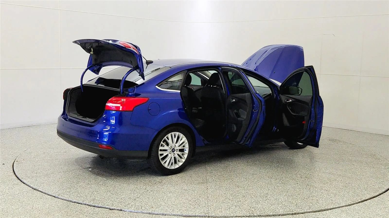 Used 2015 Ford Focus Titanium FWD image 12