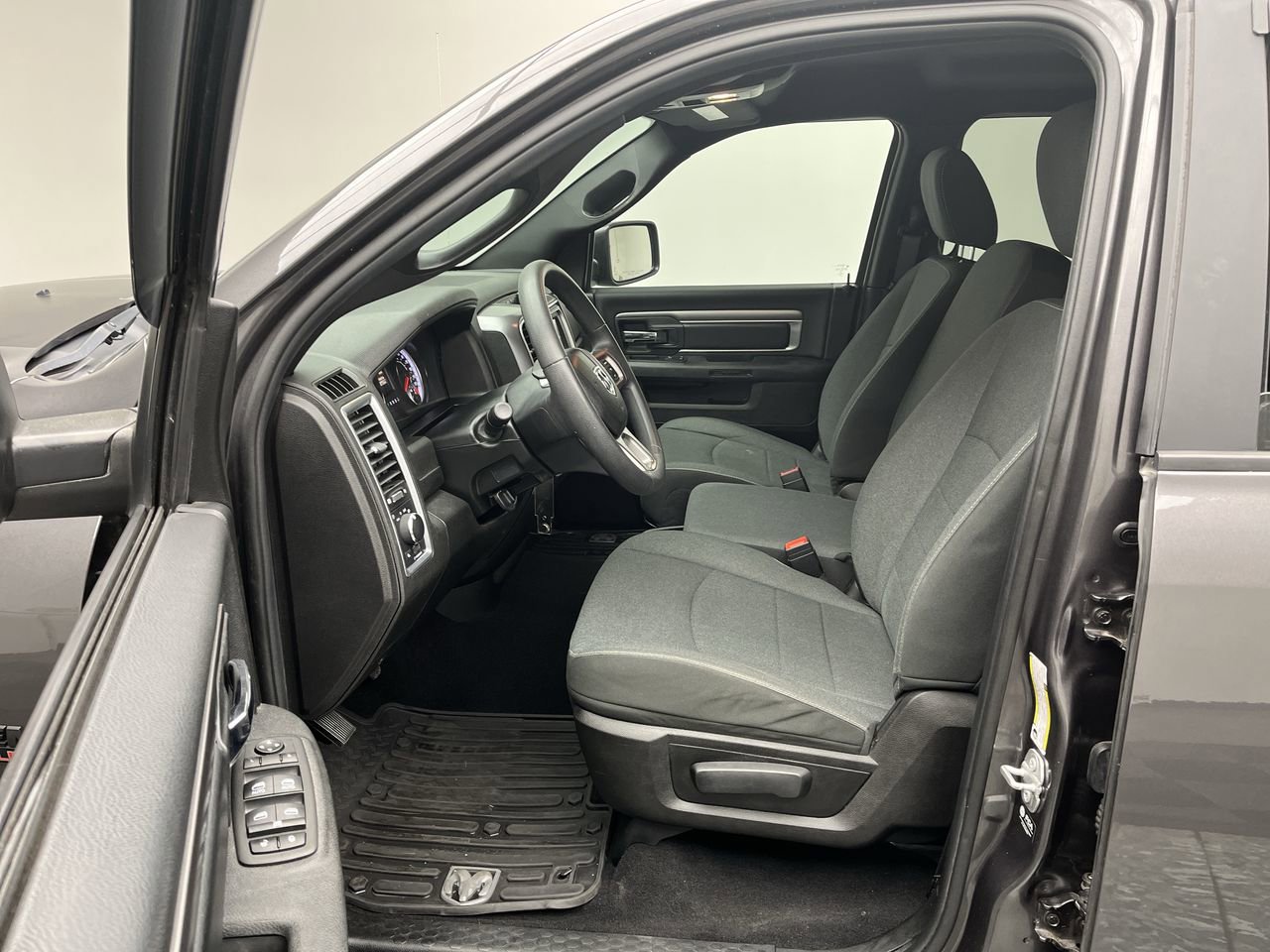 Used 2021 RAM 1500 Classic Warlock image 3