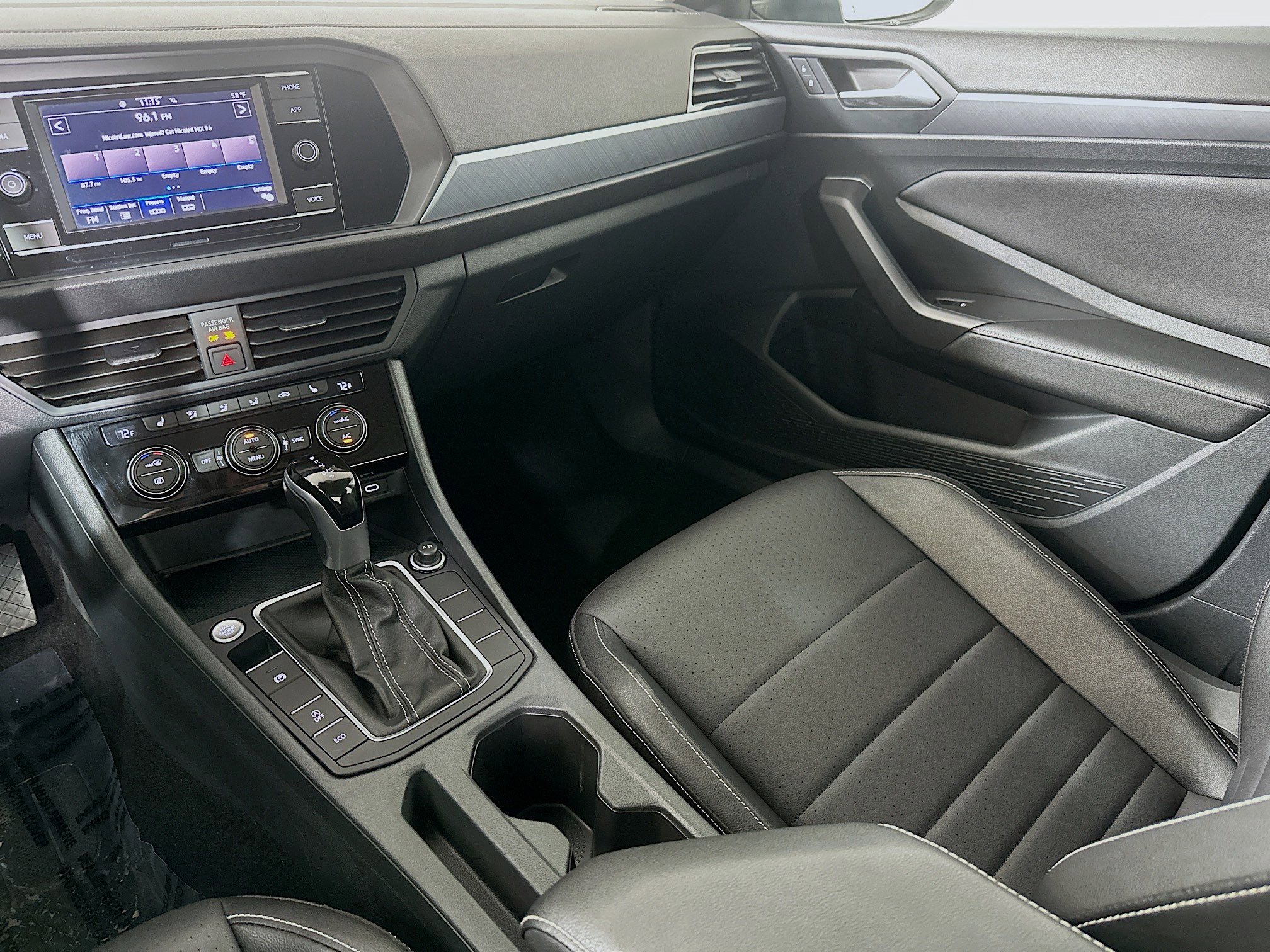 Used 2024 Volkswagen Jetta SE image 21