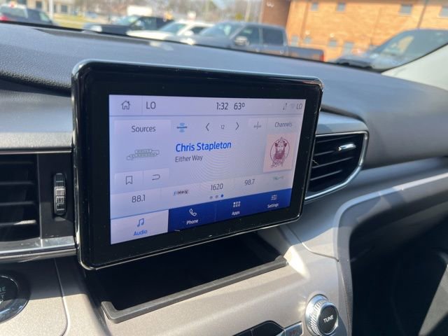 Certified 2022 Ford Explorer XLT w/ Equipment Group 202A image 12