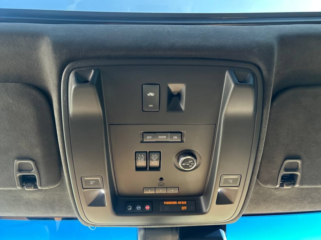 Used 2017 Cadillac Escalade Platinum AWD/4WD image 21