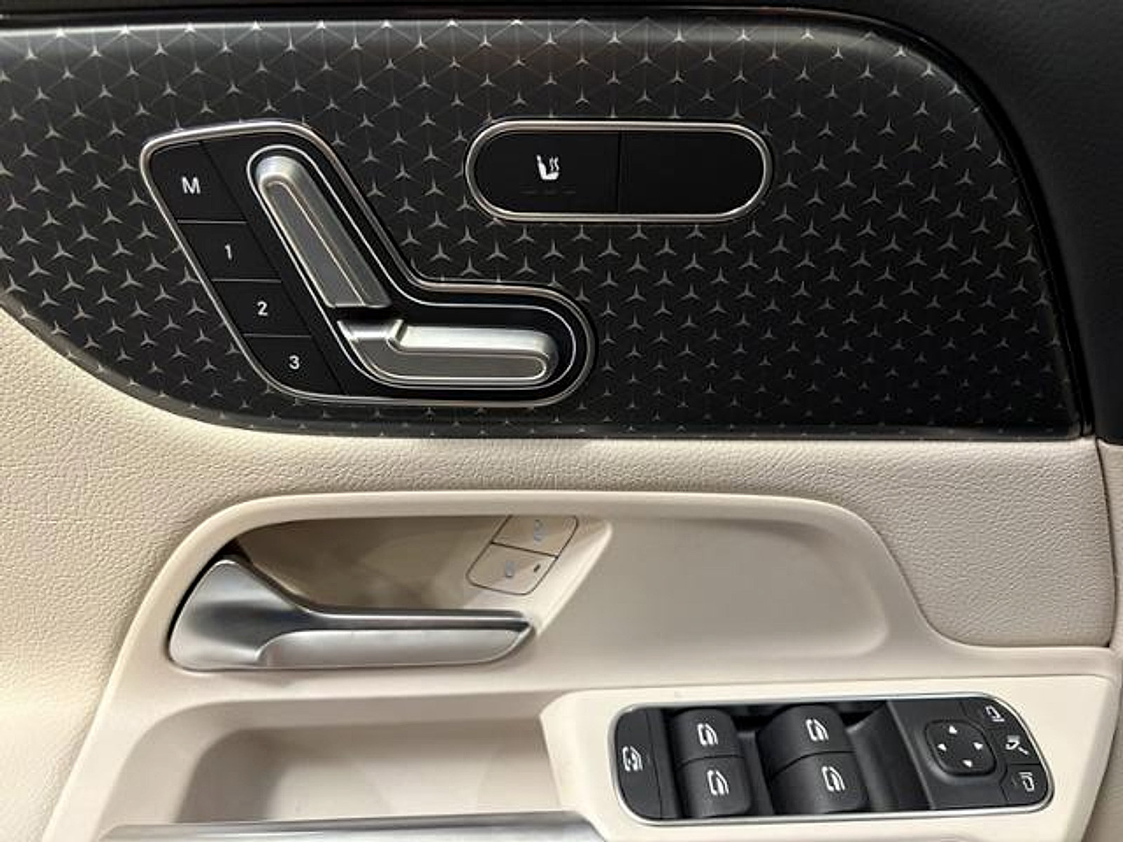 New 2026 Mercedes-Benz GLB 250 image 11