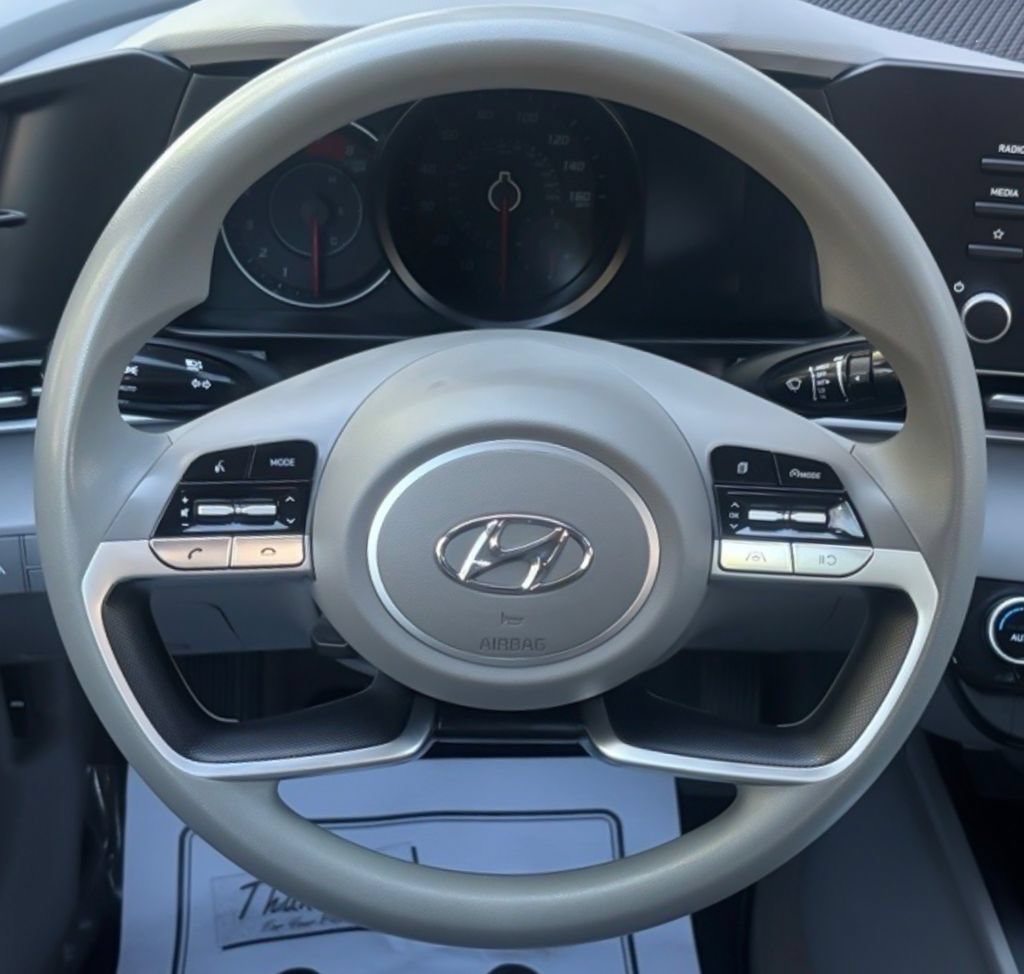 Used 2023 Hyundai Elantra SEL FWD image 17