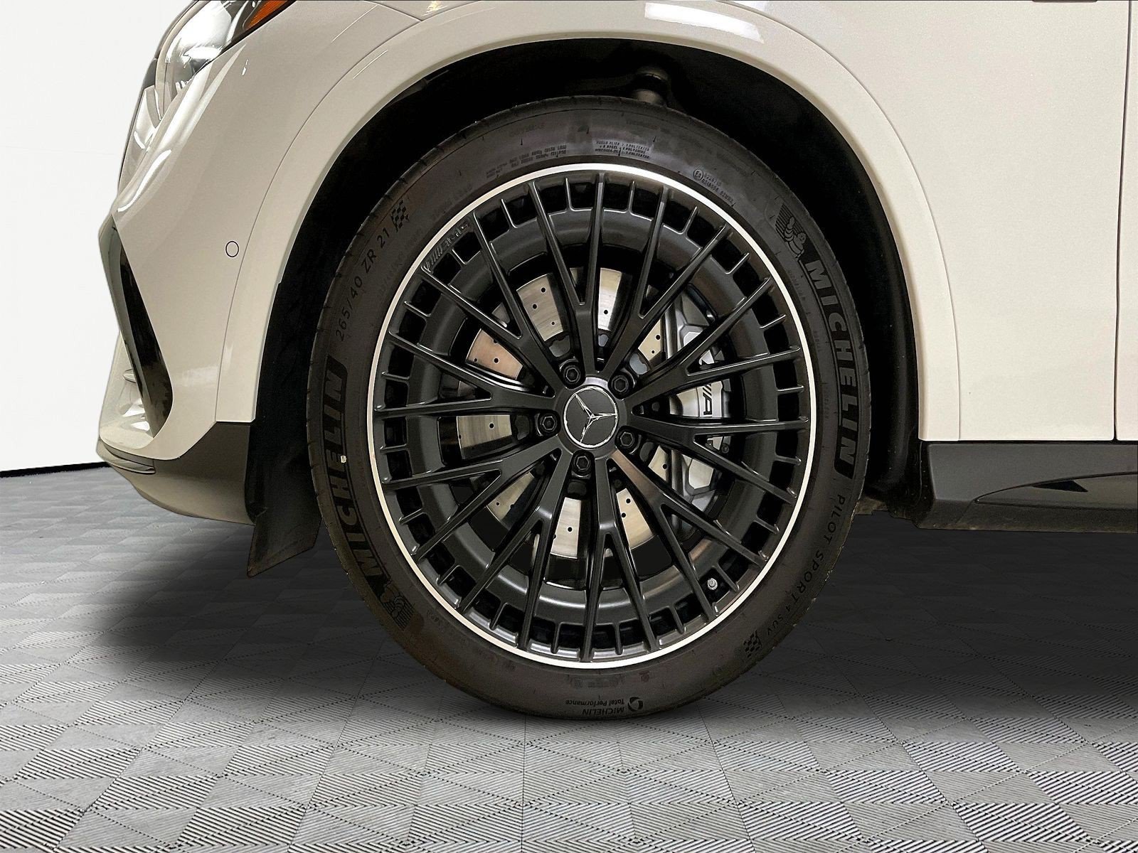 Certified 2025 Mercedes-Benz GLC 43 AMG 4MATIC image 34