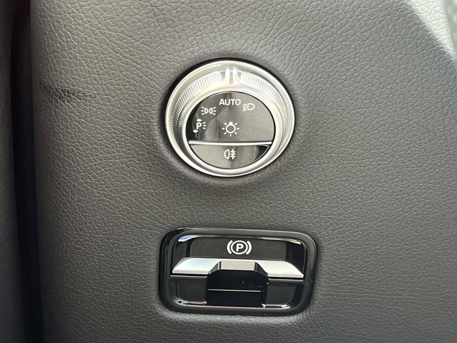 Certified 2026 Mercedes-Benz GLC 300 4MATIC image 40