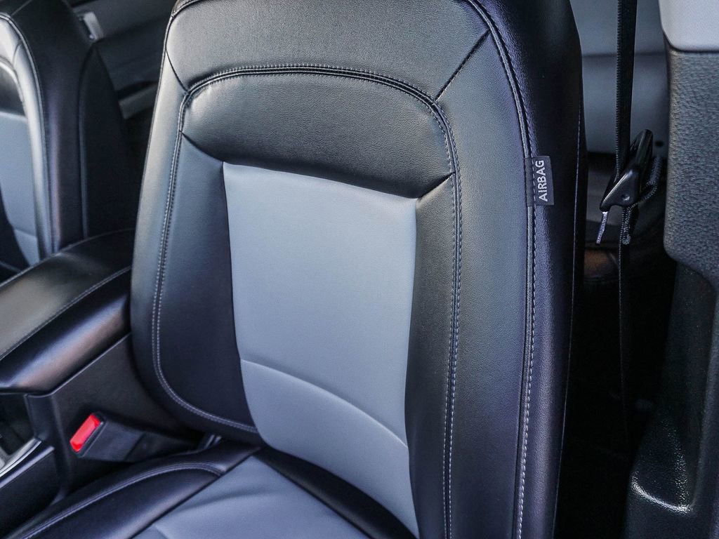 Used 2023 Ford Explorer XLT w/ Equipment Group 202A image 21