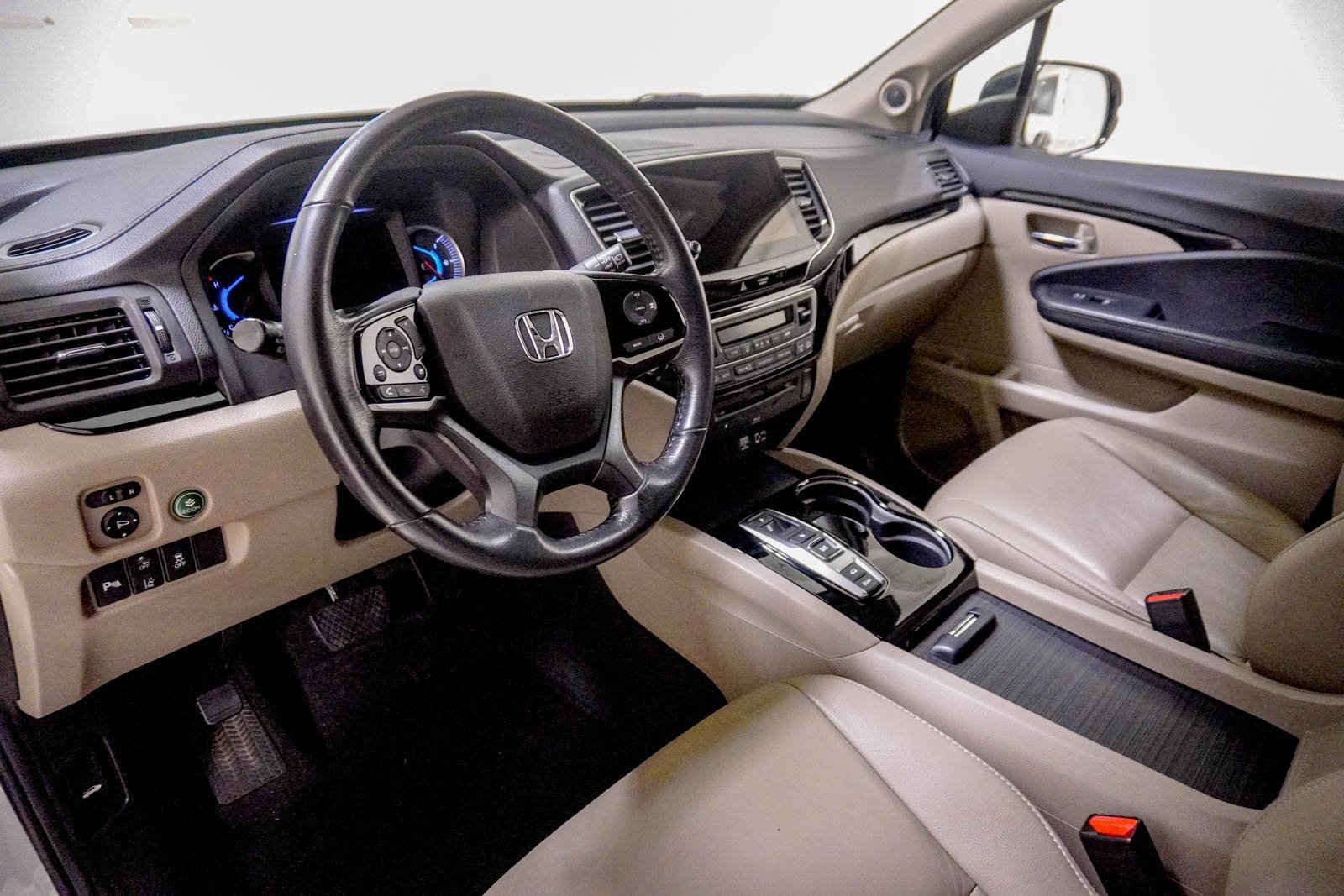 Used 2020 Honda Pilot Touring image 22