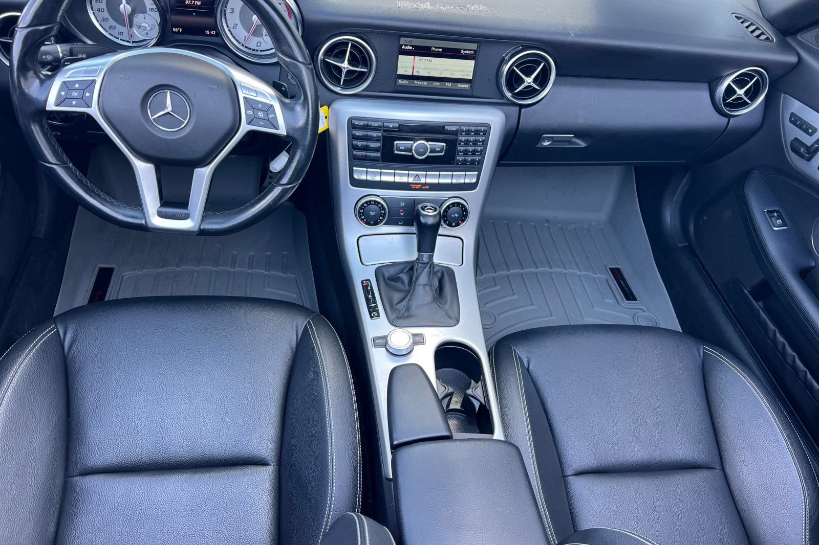 Used 2015 Mercedes-Benz SLK 250 image 13