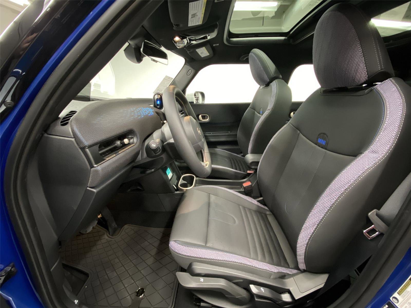 New 2026 MINI Cooper 4-Door Hardtop FWD image 17