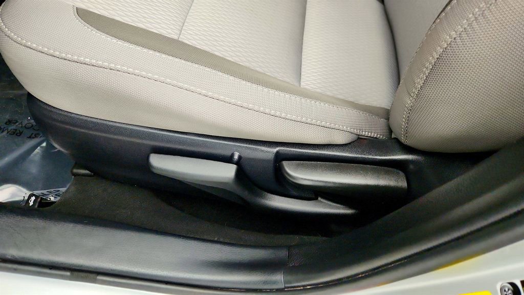 Used 2019 Toyota Corolla LE image 11