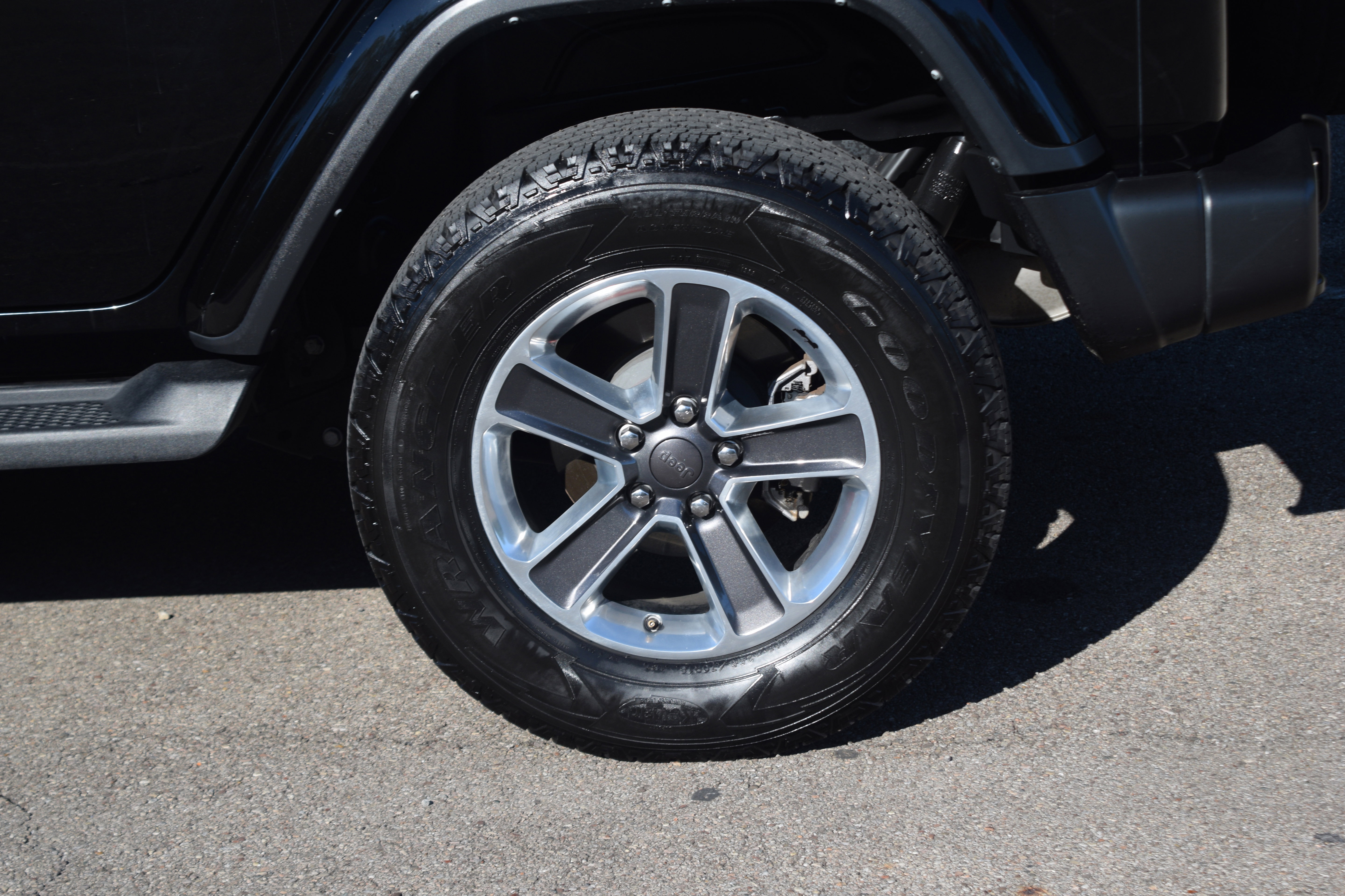 Used 2022 Jeep Wrangler Unlimited Sahara w/ Cold Weather Group image 27